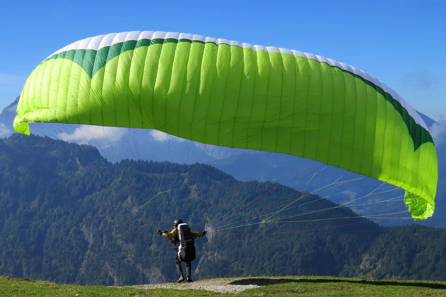 Paragliding Activities in Manali